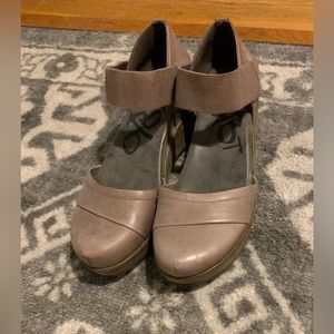 OTBT Wander Out platform - women’s shoes; 8.5